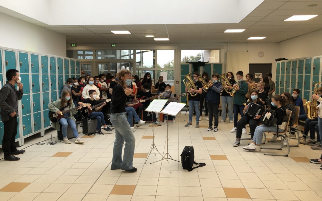 Les élèves de 5ème de l’orchestre à l’école ont reçu leurs instruments